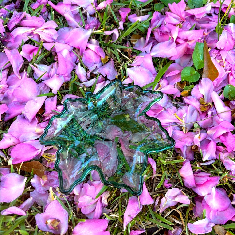 WAY TO CELEBRATE LEAF SHAPED ASHTRAY